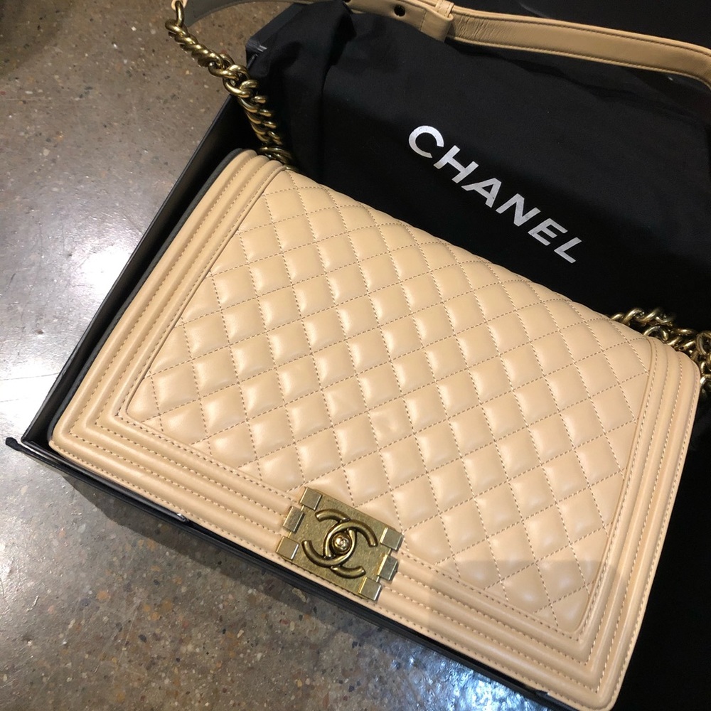 CHANEL - NEUTRAL BOYFRIEND BAG